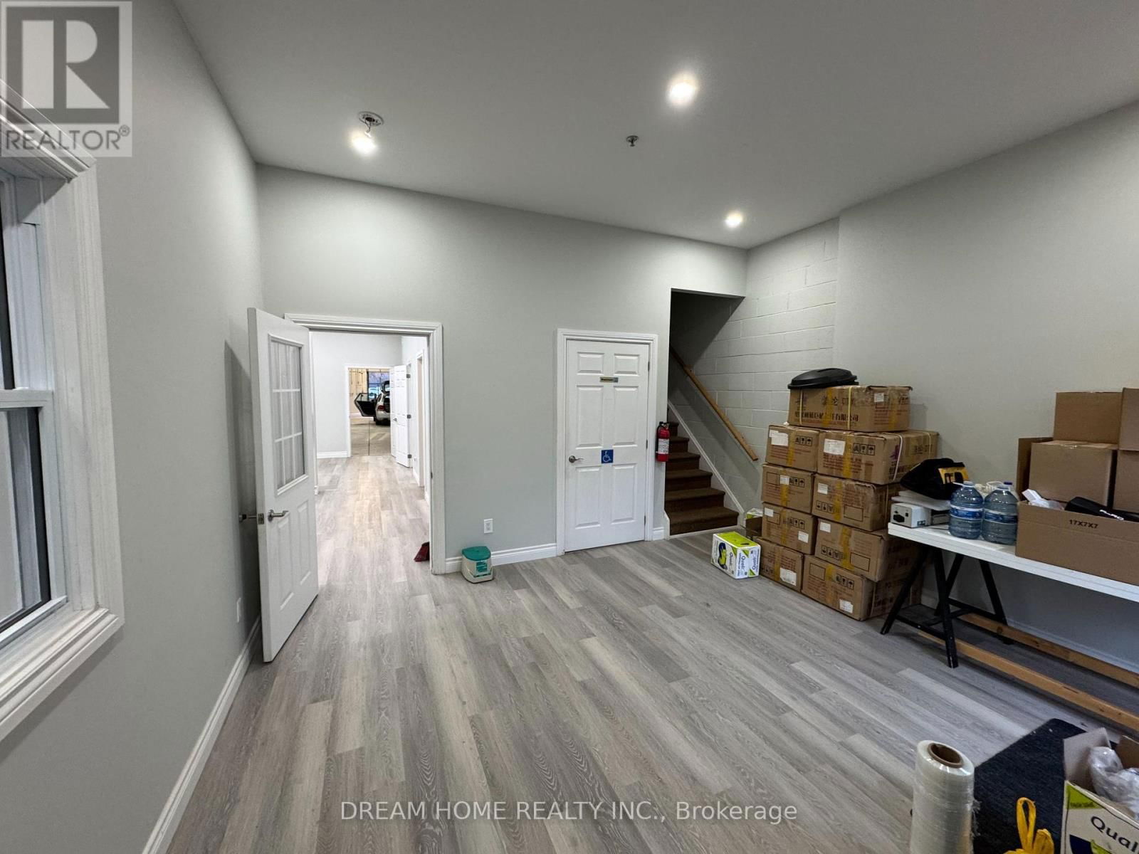 UNIT 5 - 565 EDWARD AVENUE Image 3