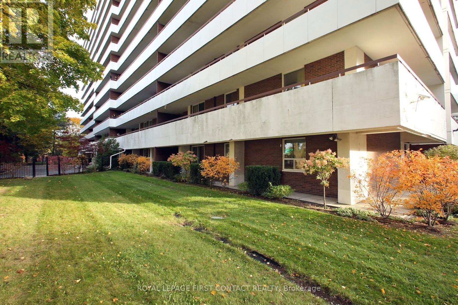 102 - 1 ROYAL ORCHARD BOULEVARD Image 3