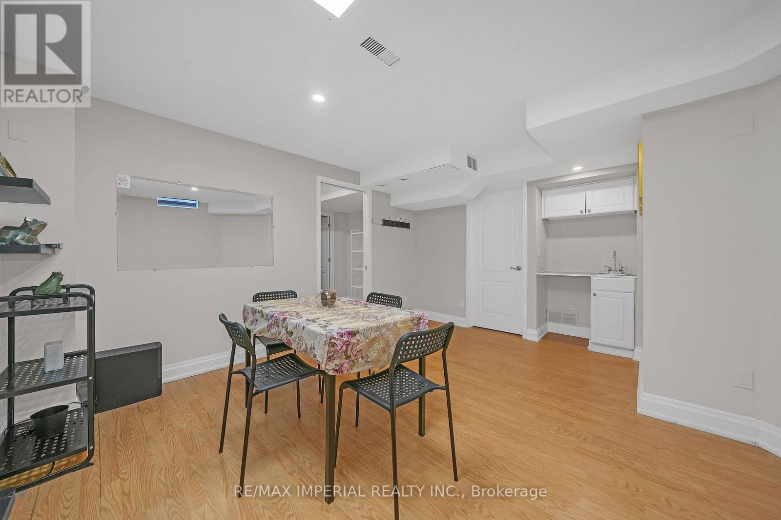 58 ST DAMIAN AVENUE Image 34