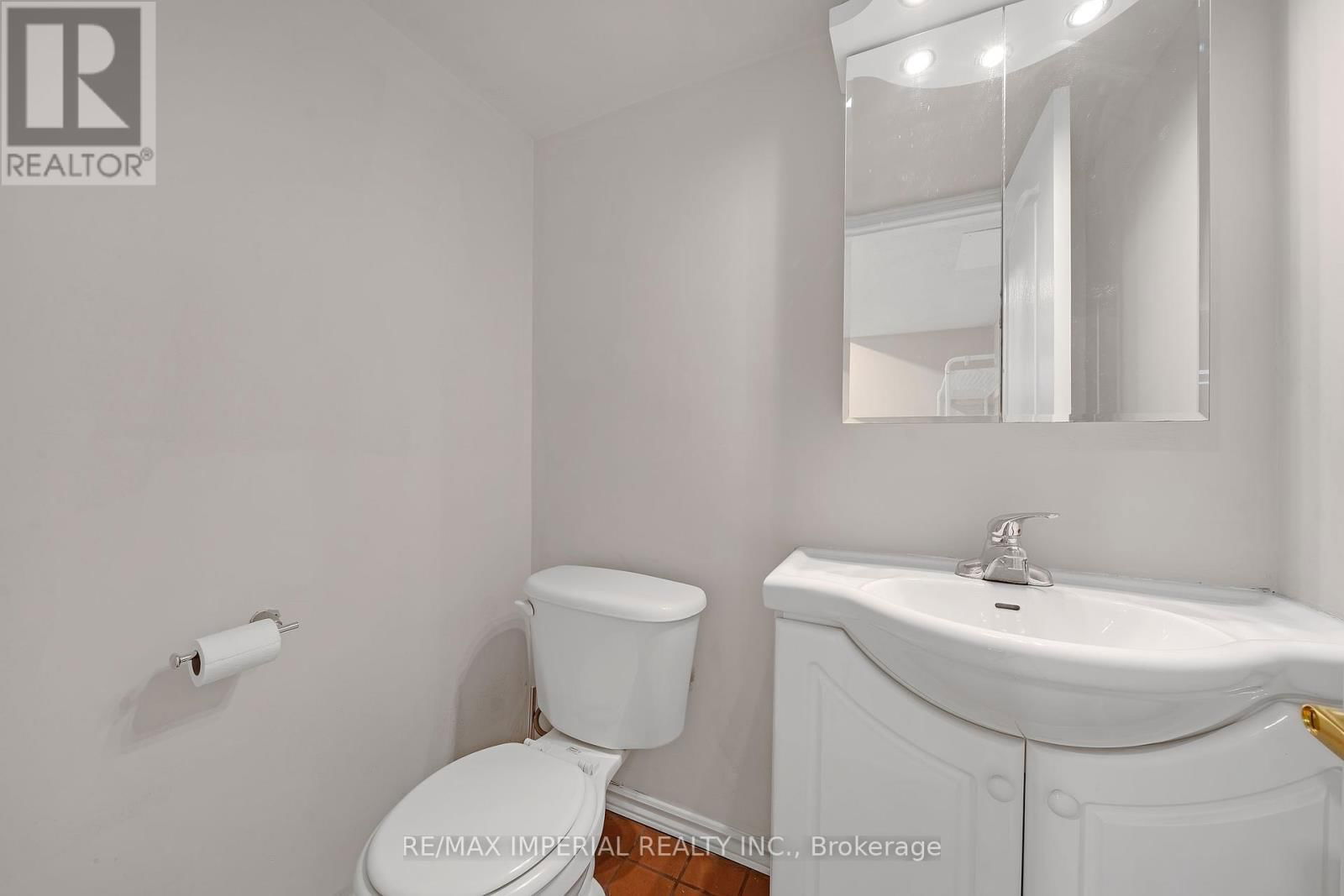 58 ST DAMIAN AVENUE Image 35