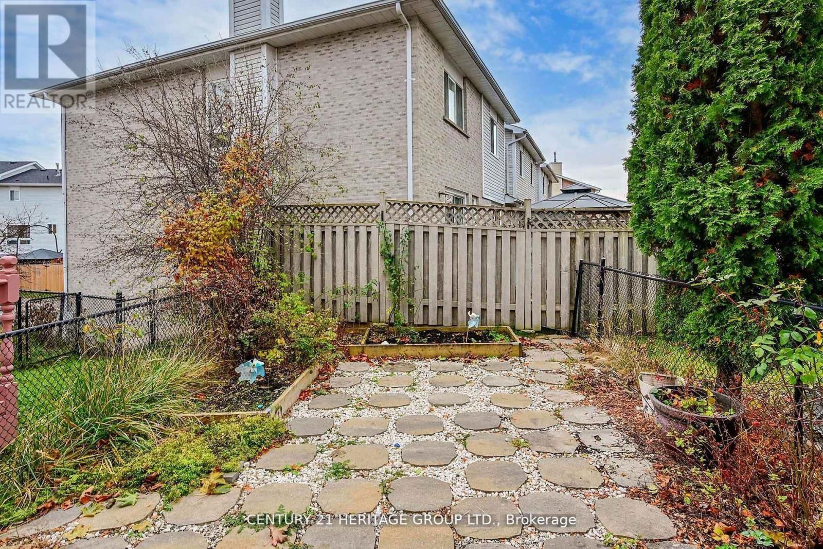 12 MCKINNON COURT Image 32