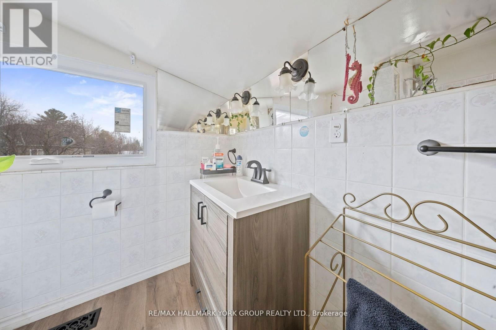 778 SHEPPARD AVENUE Image 14