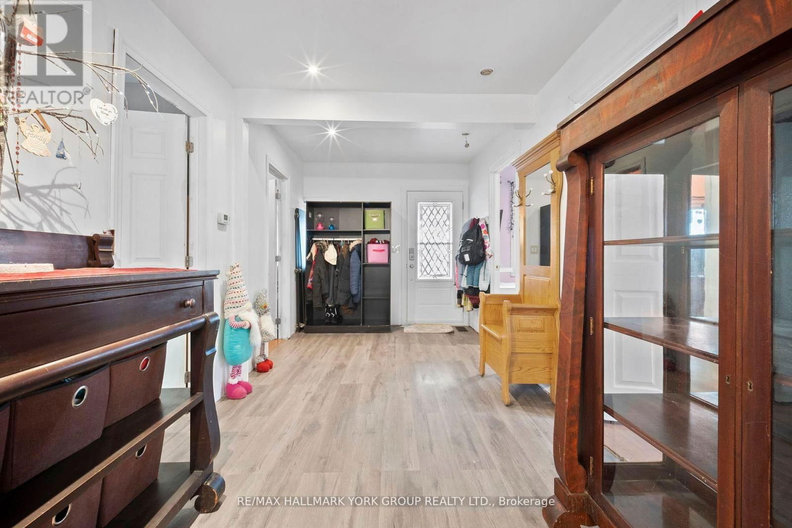 778 SHEPPARD AVENUE Image 3