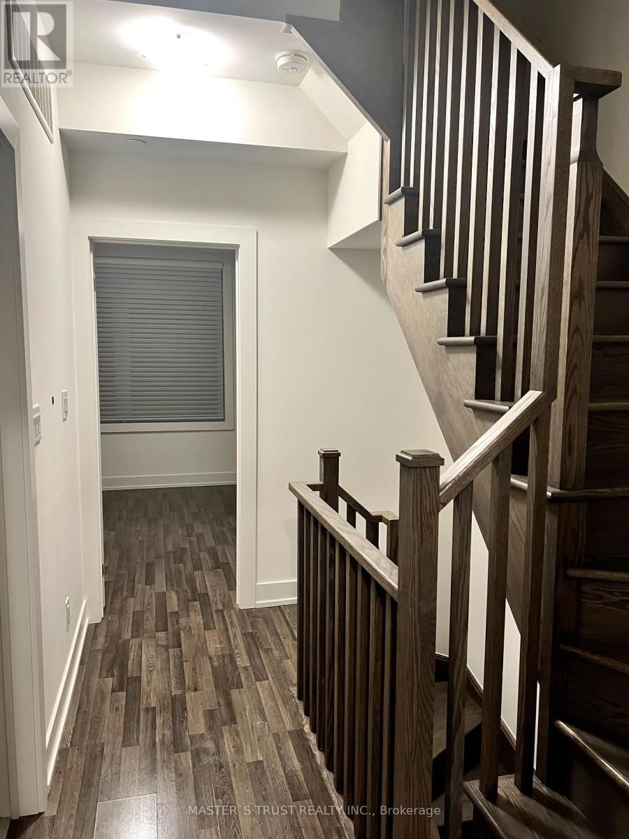 69 - 370C RED MAPLE ROAD Image 21