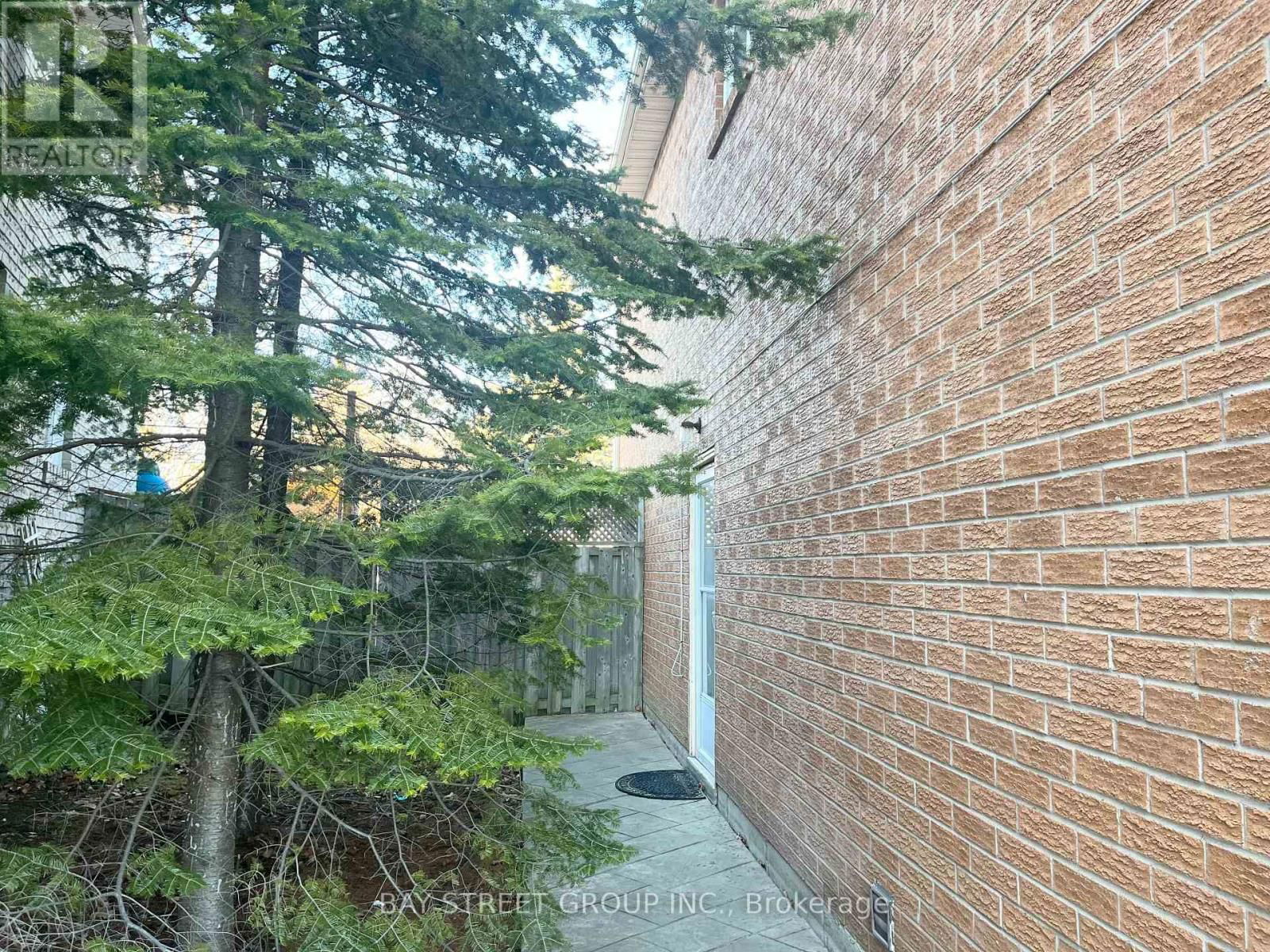 6 MCNAIRN COURT Image 10