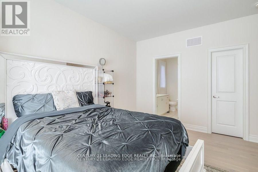 77 TERRAVISTA CRESCENT Image 11