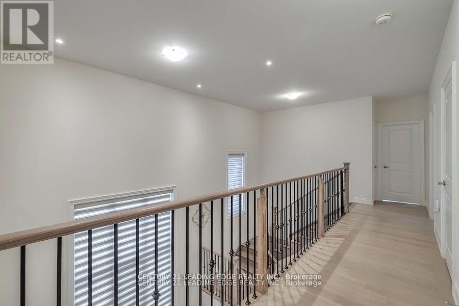 77 TERRAVISTA CRESCENT Image 22