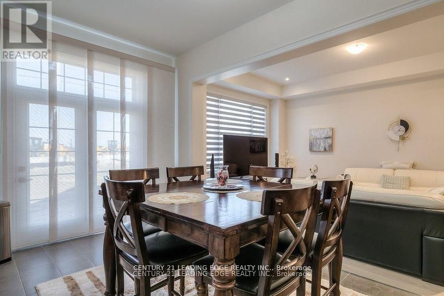 77 TERRAVISTA CRESCENT Image 23