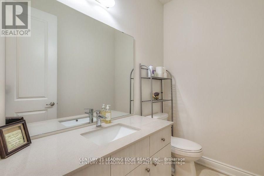 77 TERRAVISTA CRESCENT Image 24