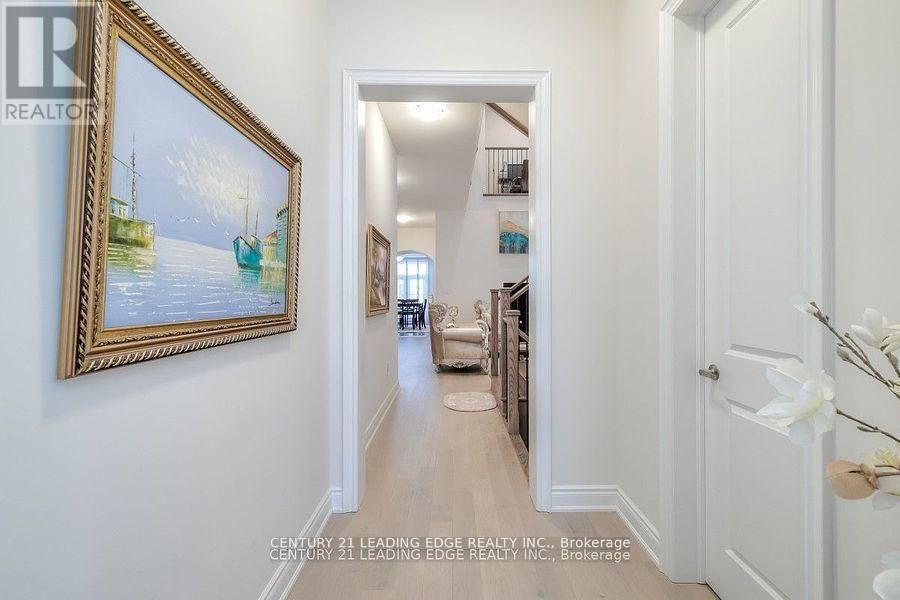 77 TERRAVISTA CRESCENT Image 31
