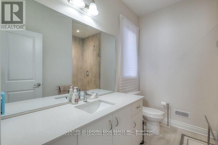 77 TERRAVISTA CRESCENT Image 33