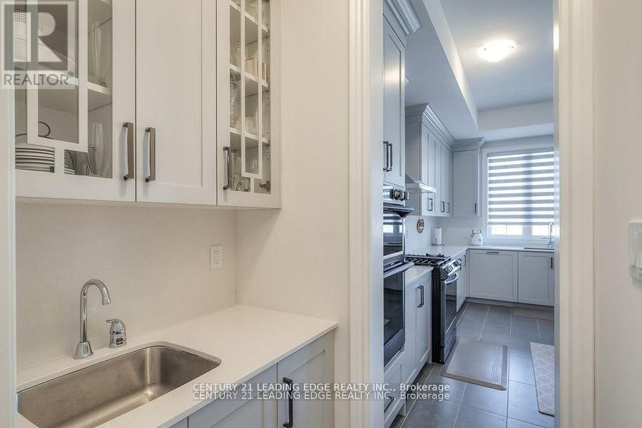 77 TERRAVISTA CRESCENT Image 36