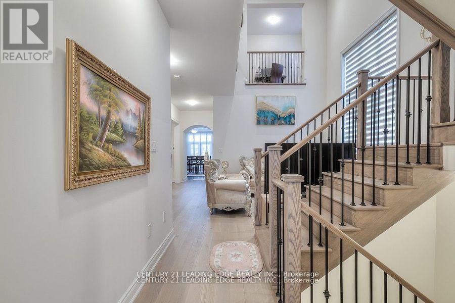 77 TERRAVISTA CRESCENT Image 37