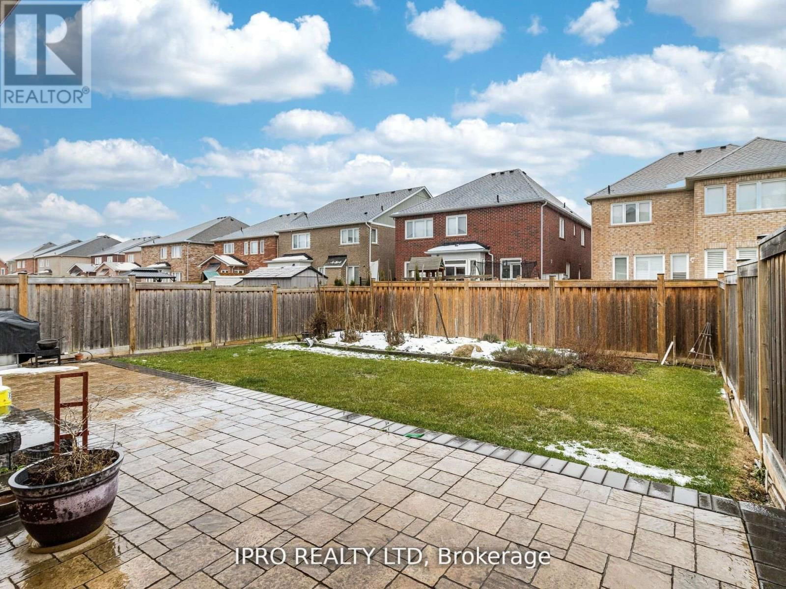 450 SUMMERLYN TRAIL Image 39