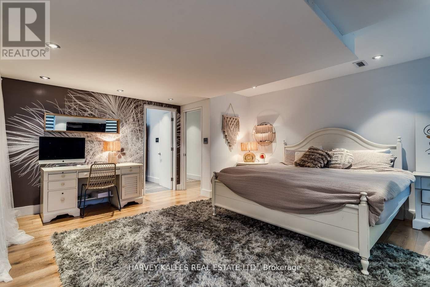 92 WESTWOOD LANE Image 21