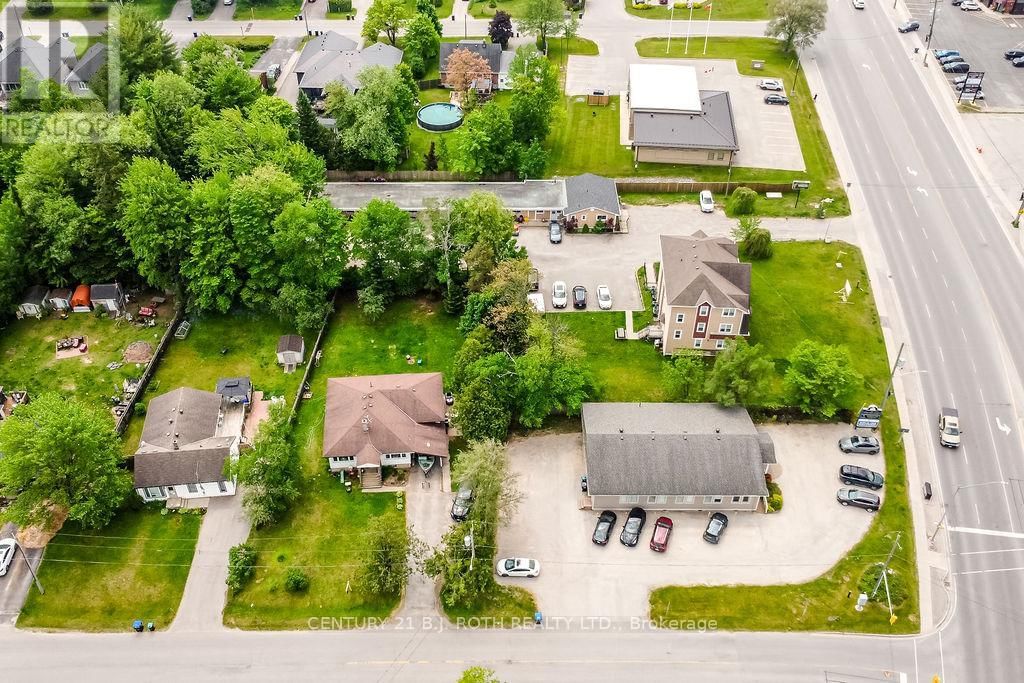 8 SUMMERSET PLACE Image 2