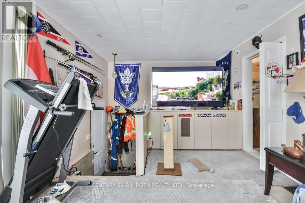 8 SUMMERSET PLACE Image 26