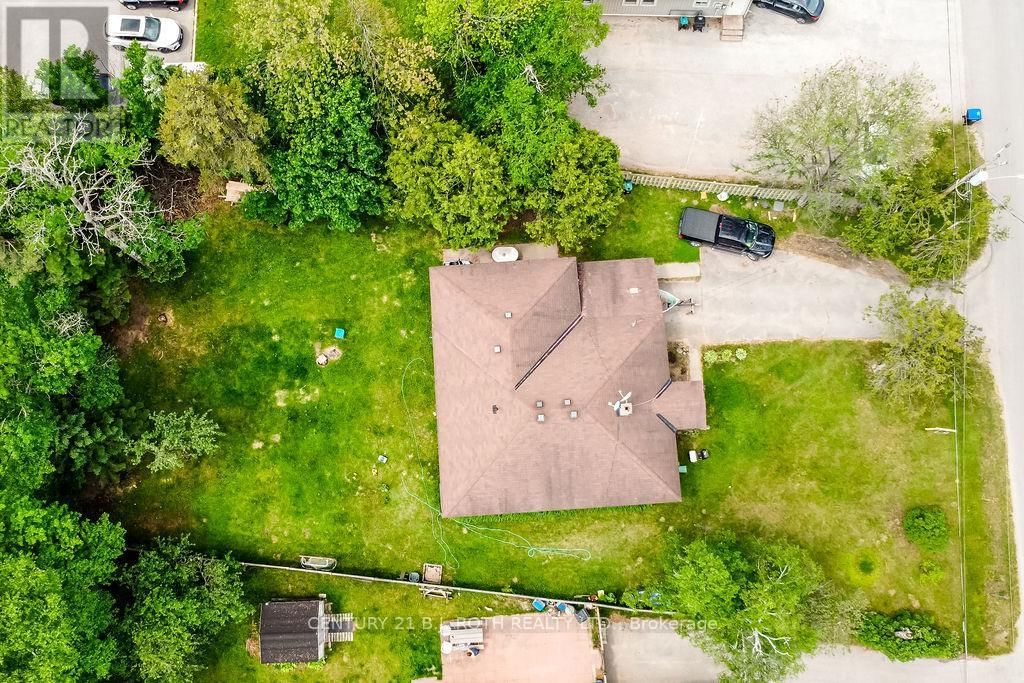 8 SUMMERSET PLACE Image 5