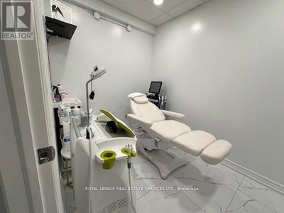 Image #1 of Commercial for Sale at Yonge, Markham , Ontario