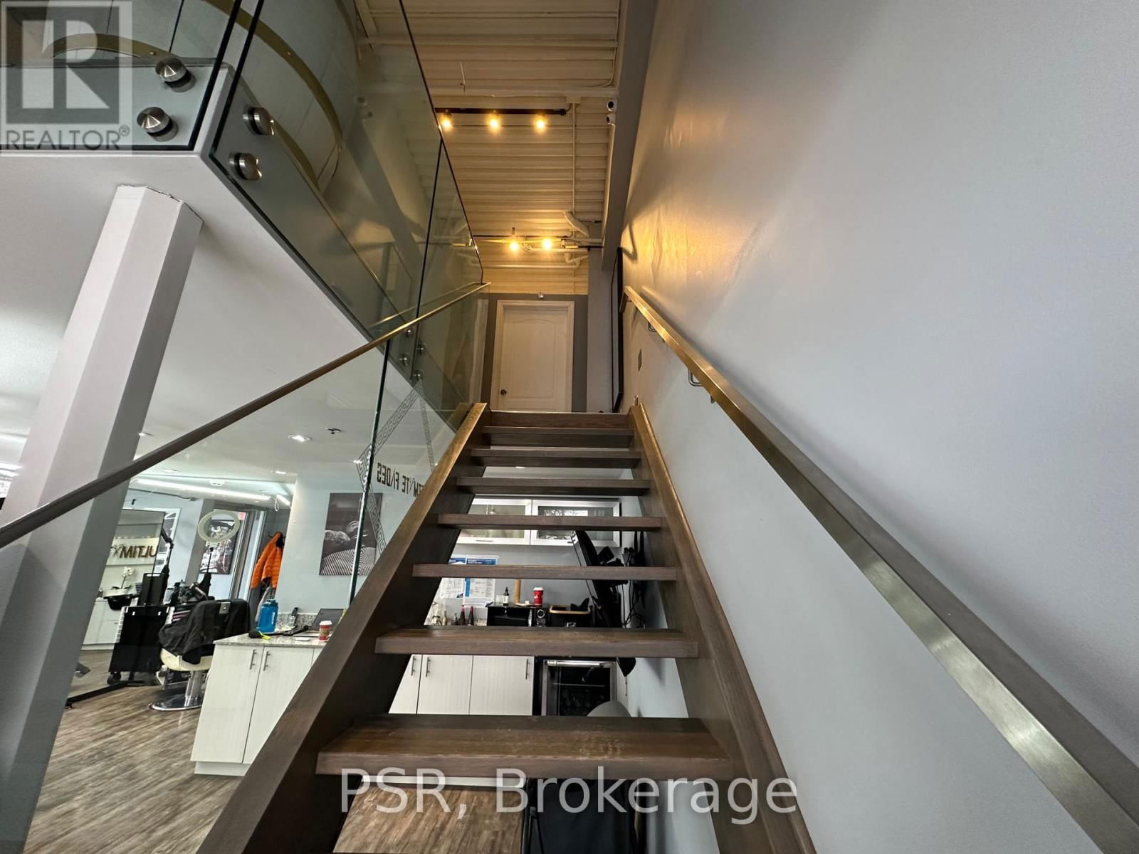 4 - 190 MARYCROFT AVENUE Image 7