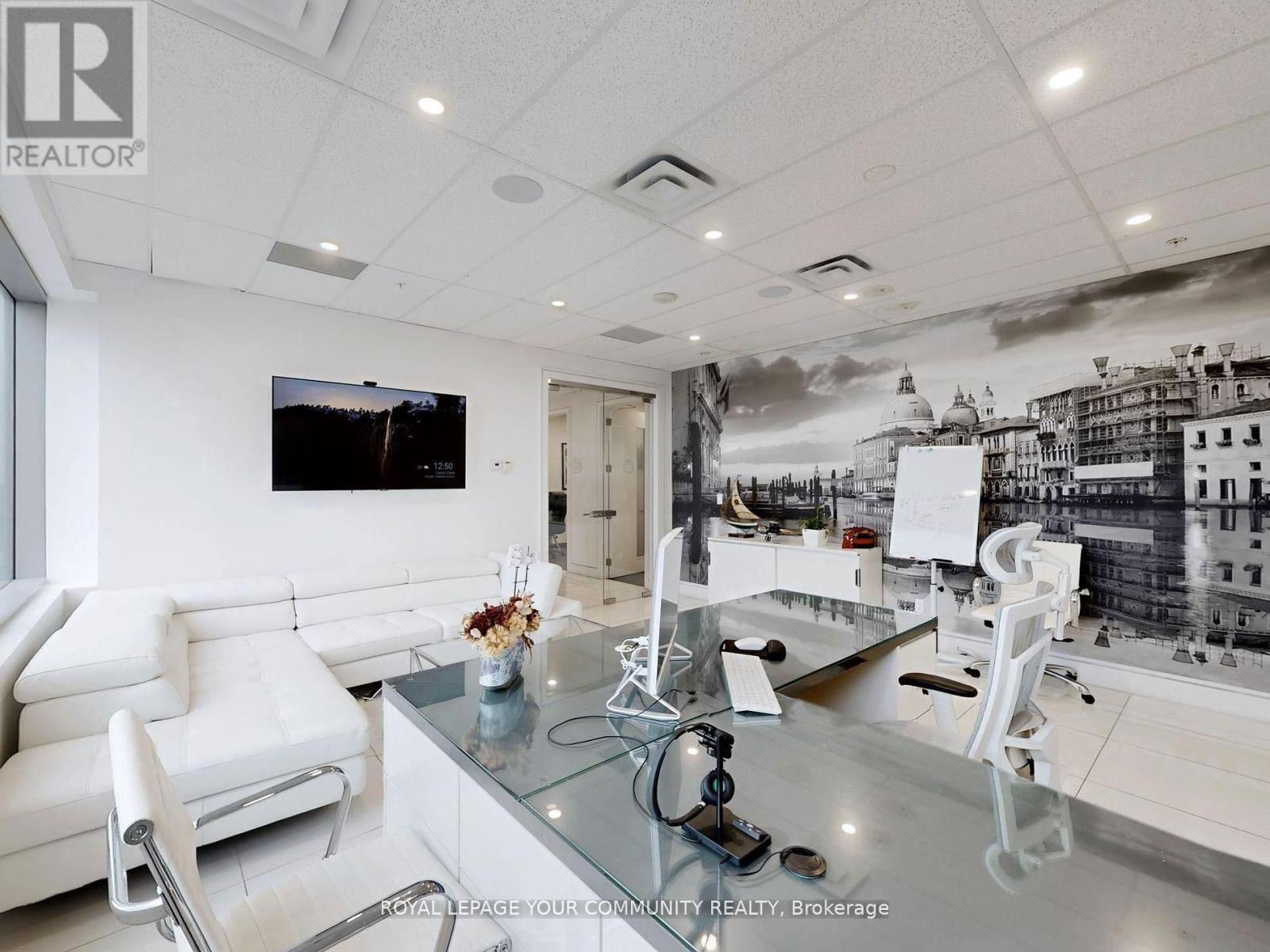 1101** - 7191 YONGE STREET Image 8