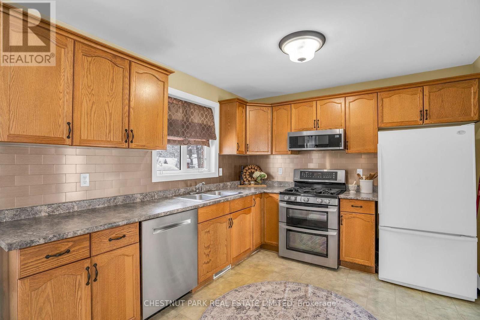 35 PINE PARK BOULEVARD Image 10
