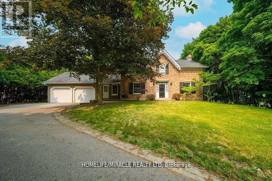 10 HOUGHTON BOULEVARD Image 1