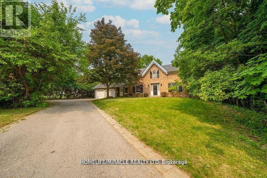 10 HOUGHTON BOULEVARD Image 2