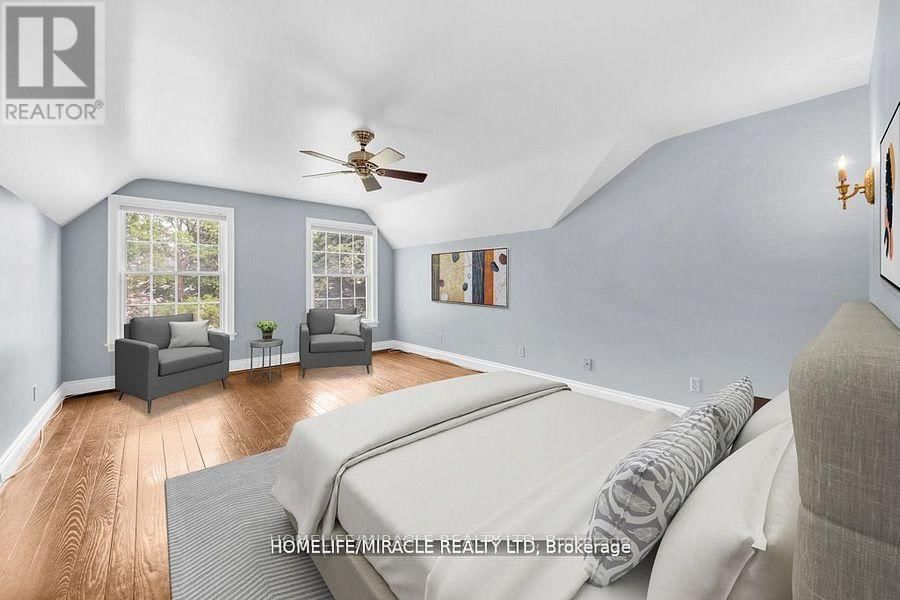 10 HOUGHTON BOULEVARD Image 21