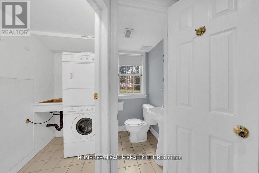 10 HOUGHTON BOULEVARD Image 30