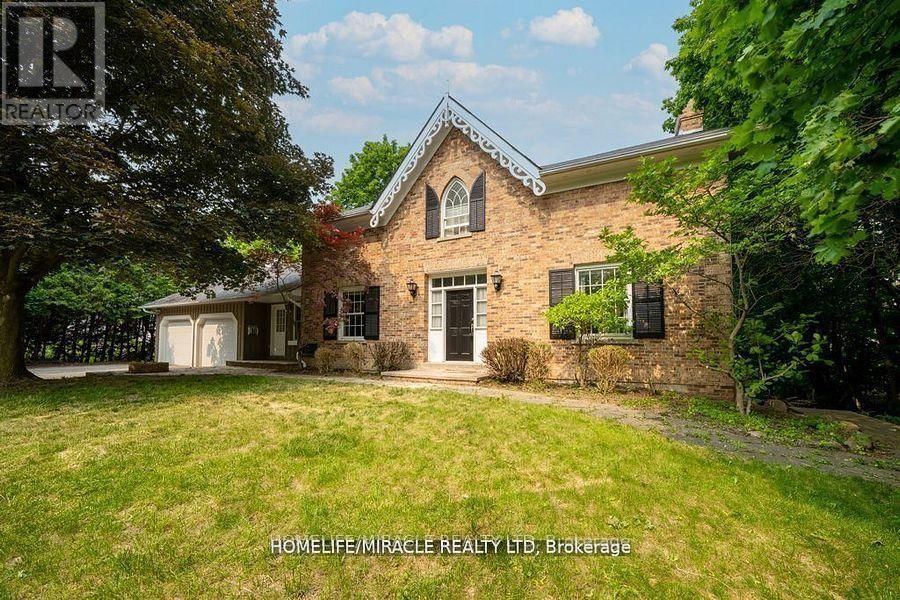 10 HOUGHTON BOULEVARD Image 4