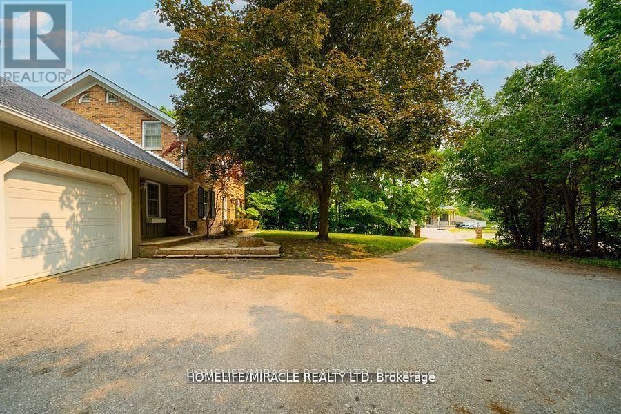 10 HOUGHTON BOULEVARD Image 5