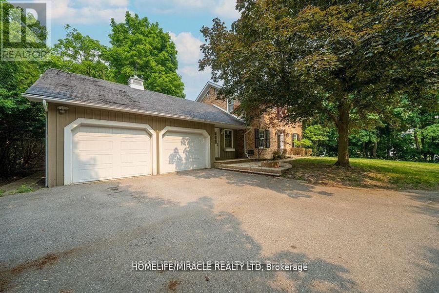10 HOUGHTON BOULEVARD Image 6