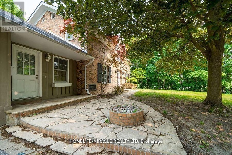 10 HOUGHTON BOULEVARD Image 7