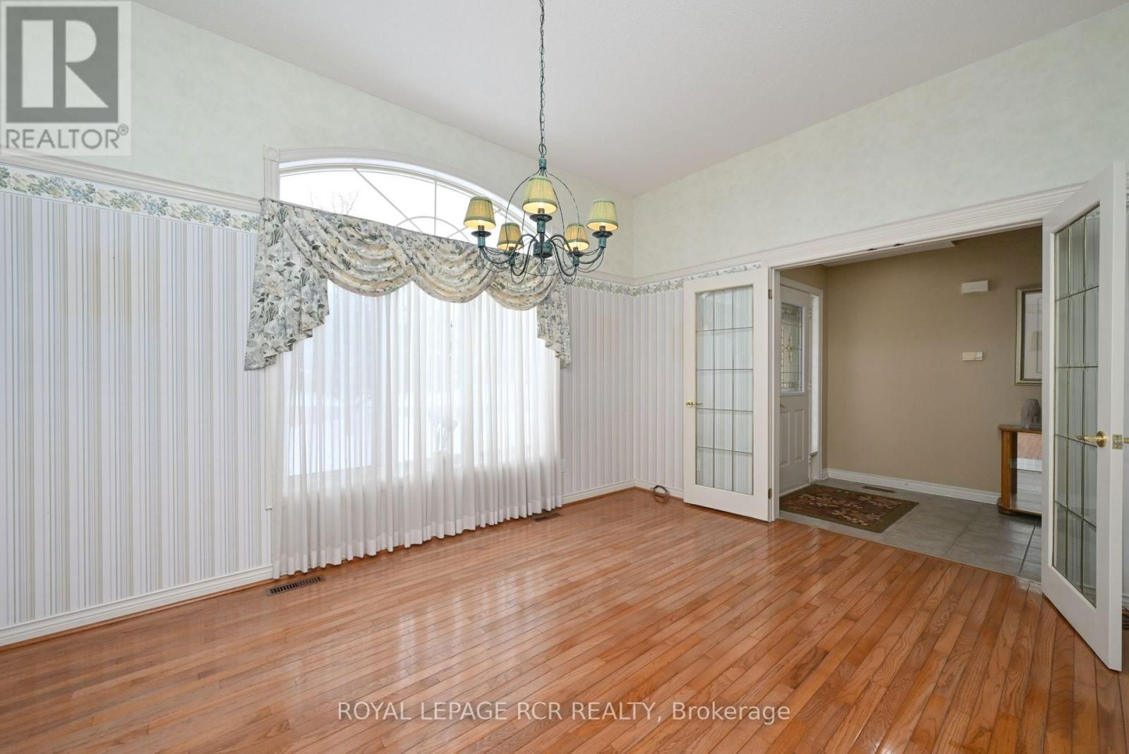 10 FOREST LINK Image 16