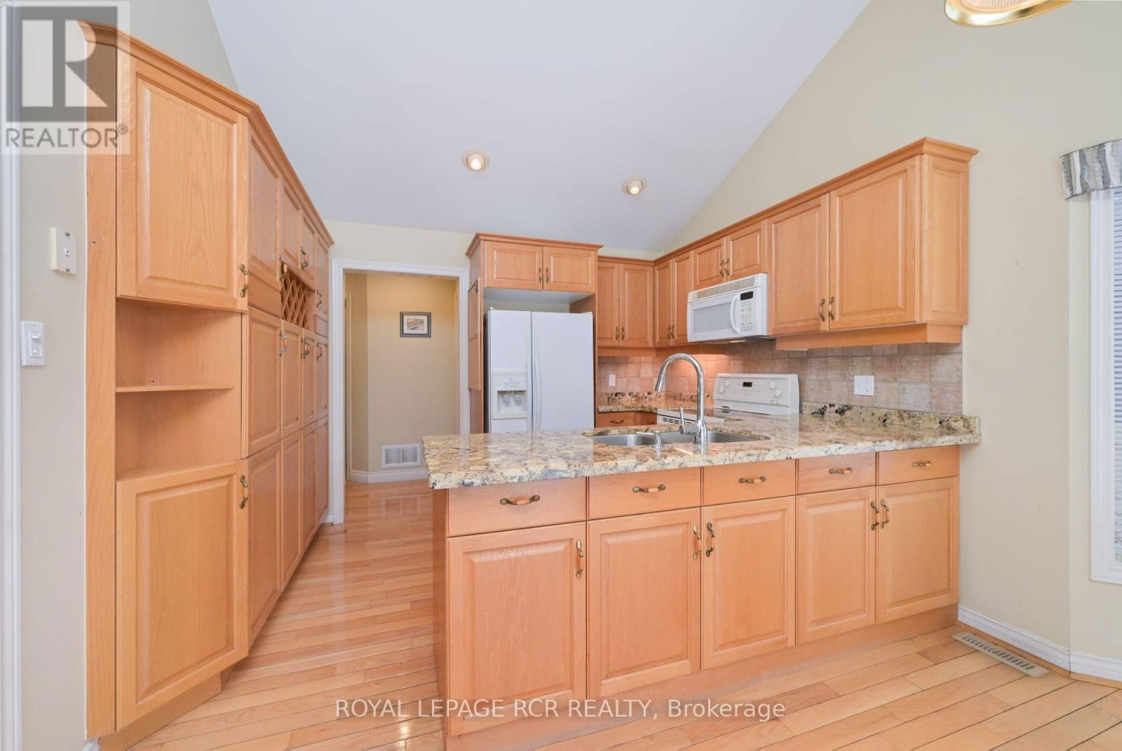 10 FOREST LINK Image 6