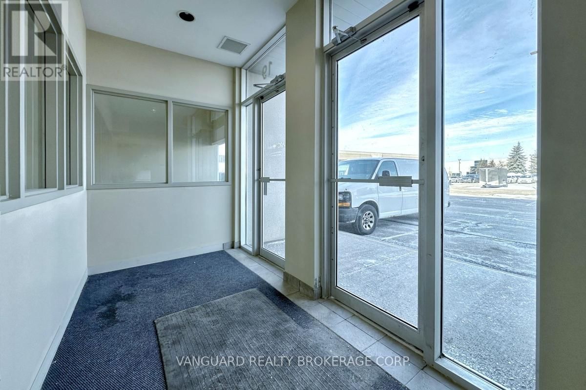 18-20 - 111 ZENWAY BOULEVARD Image 3