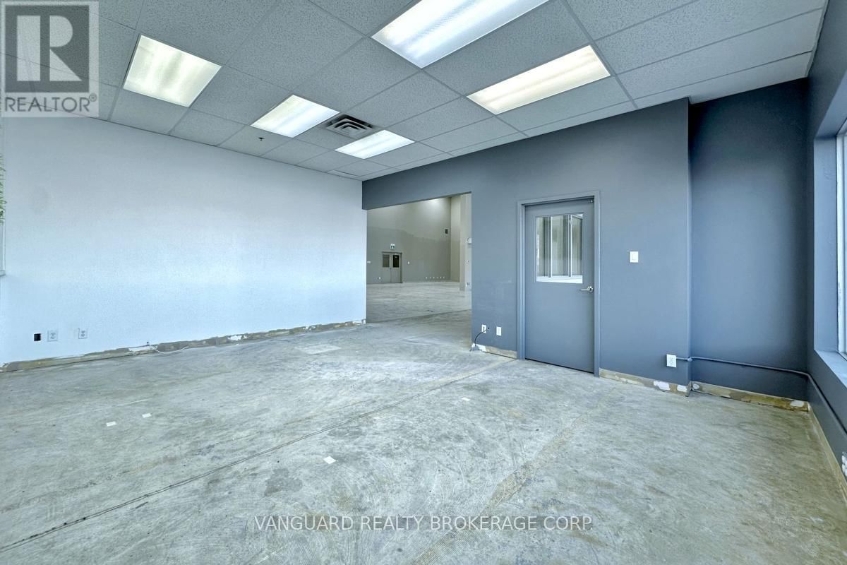 18-20 - 111 ZENWAY BOULEVARD Image 4