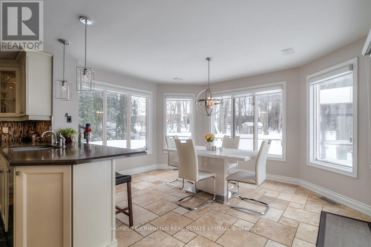 57 TREEGROVE CIRCLE Image 17