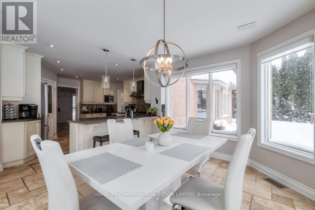 57 TREEGROVE CIRCLE Image 18