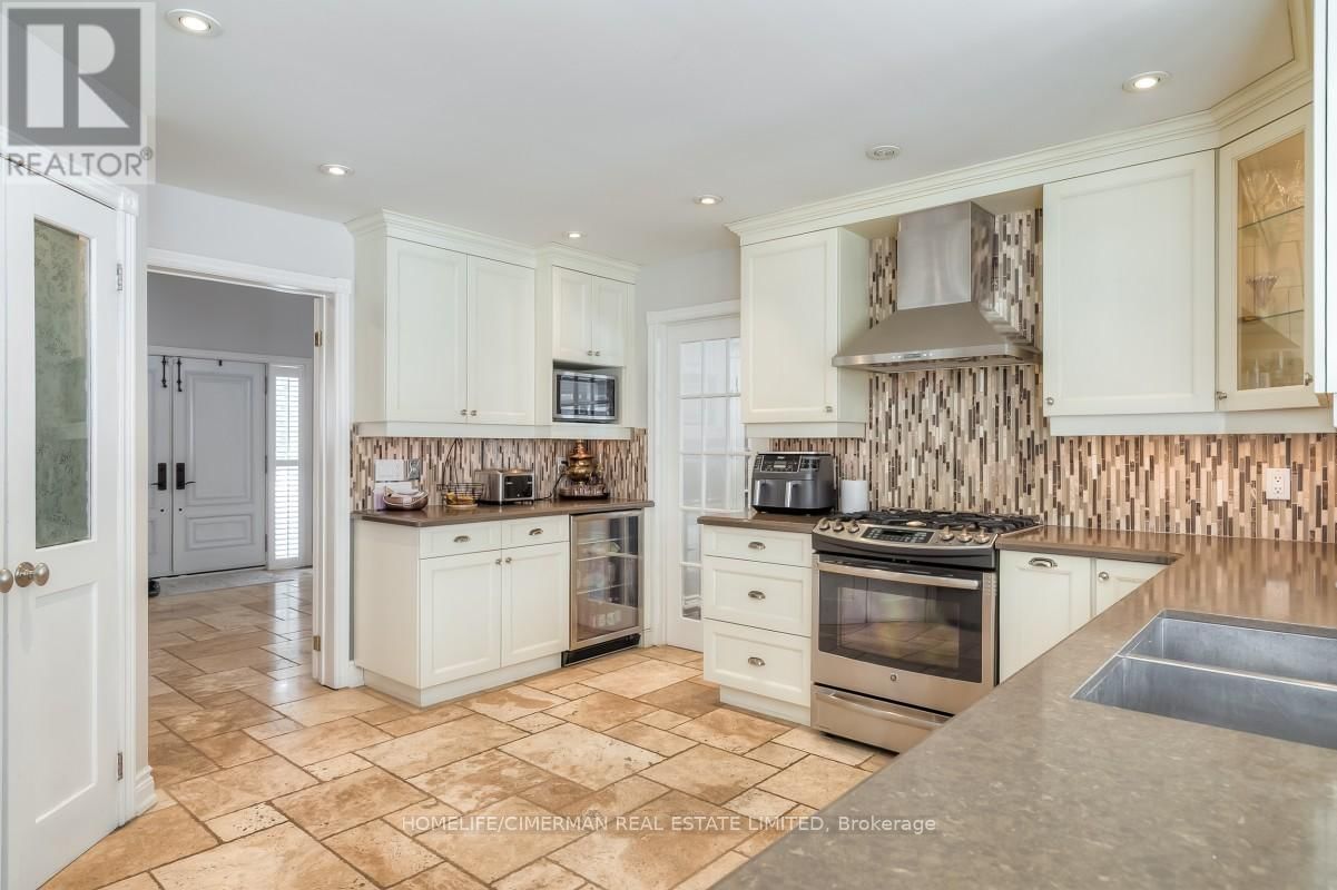 57 TREEGROVE CIRCLE Image 19
