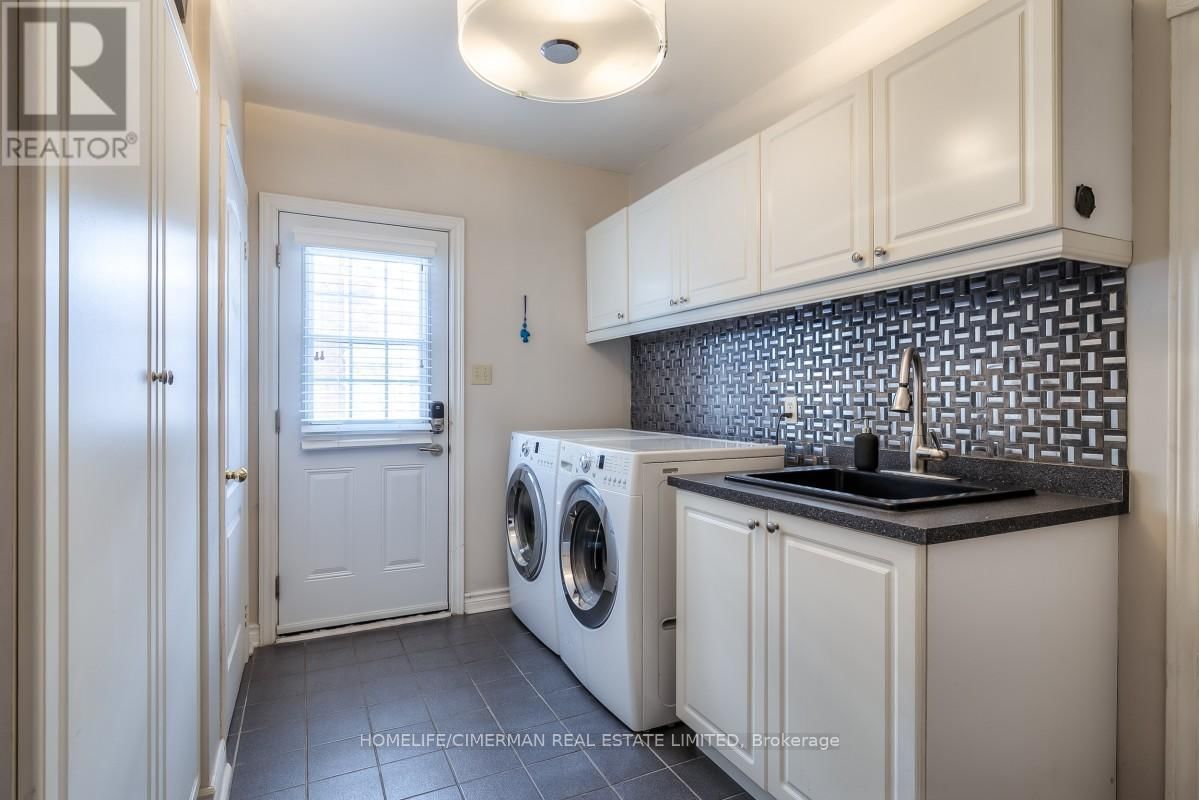 57 TREEGROVE CIRCLE Image 21