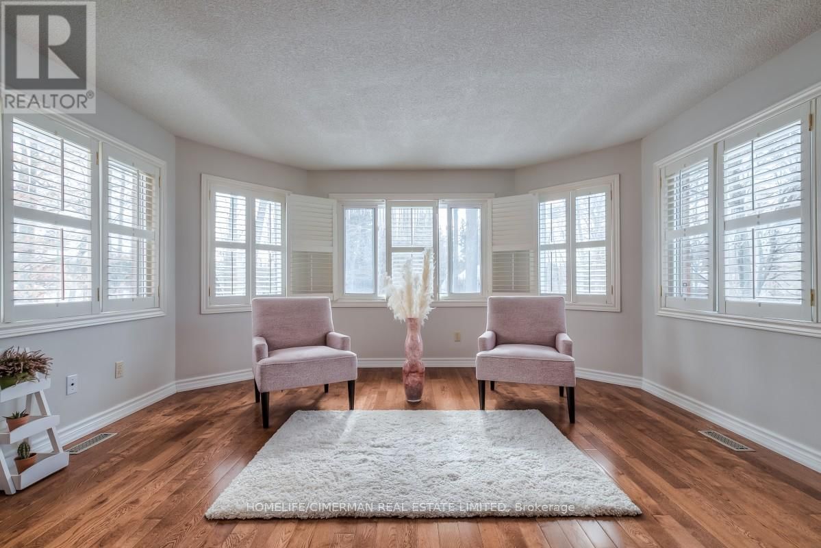 57 TREEGROVE CIRCLE Image 23