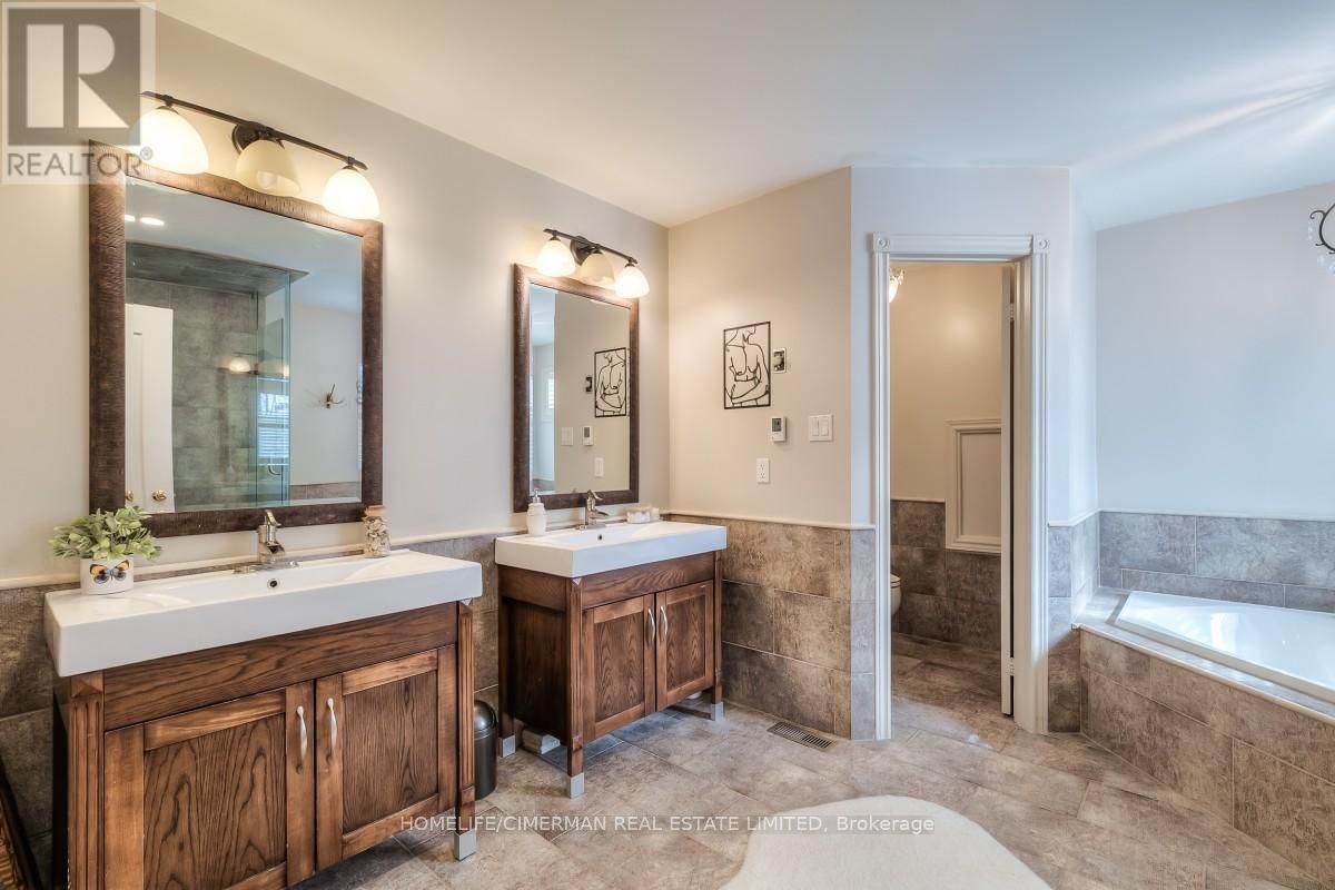 57 TREEGROVE CIRCLE Image 24