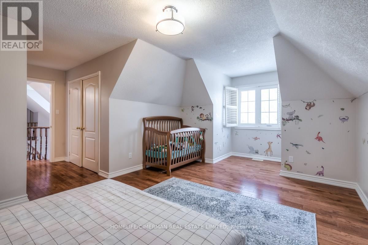 57 TREEGROVE CIRCLE Image 31