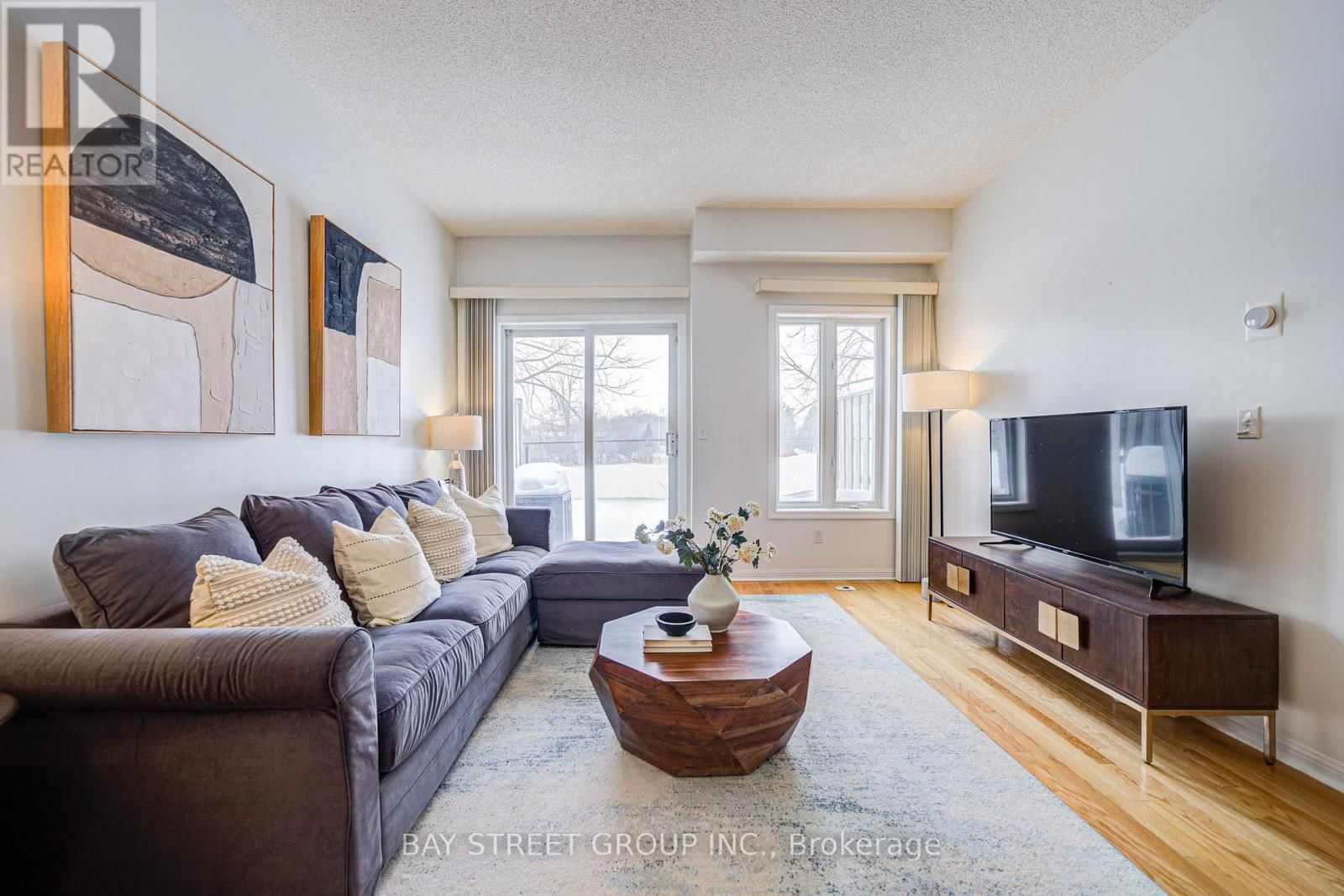 6 - 10 ST MORITZ WAY Image 14