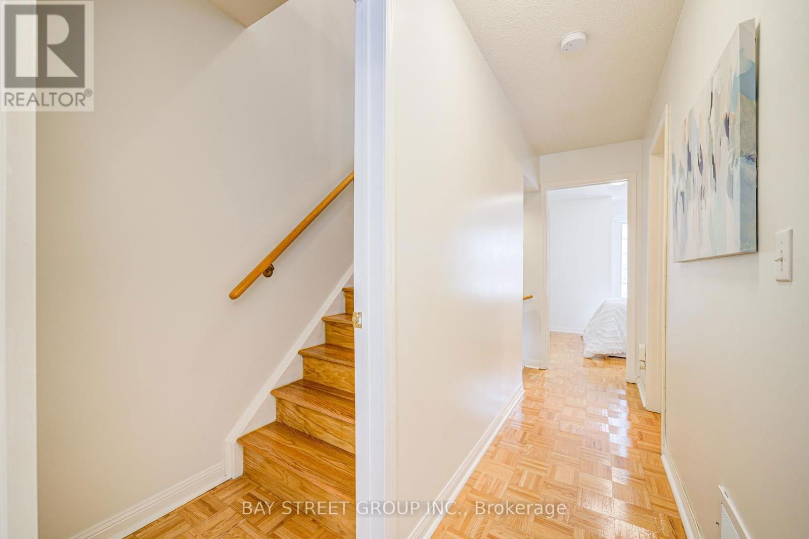 6 - 10 ST MORITZ WAY Image 32