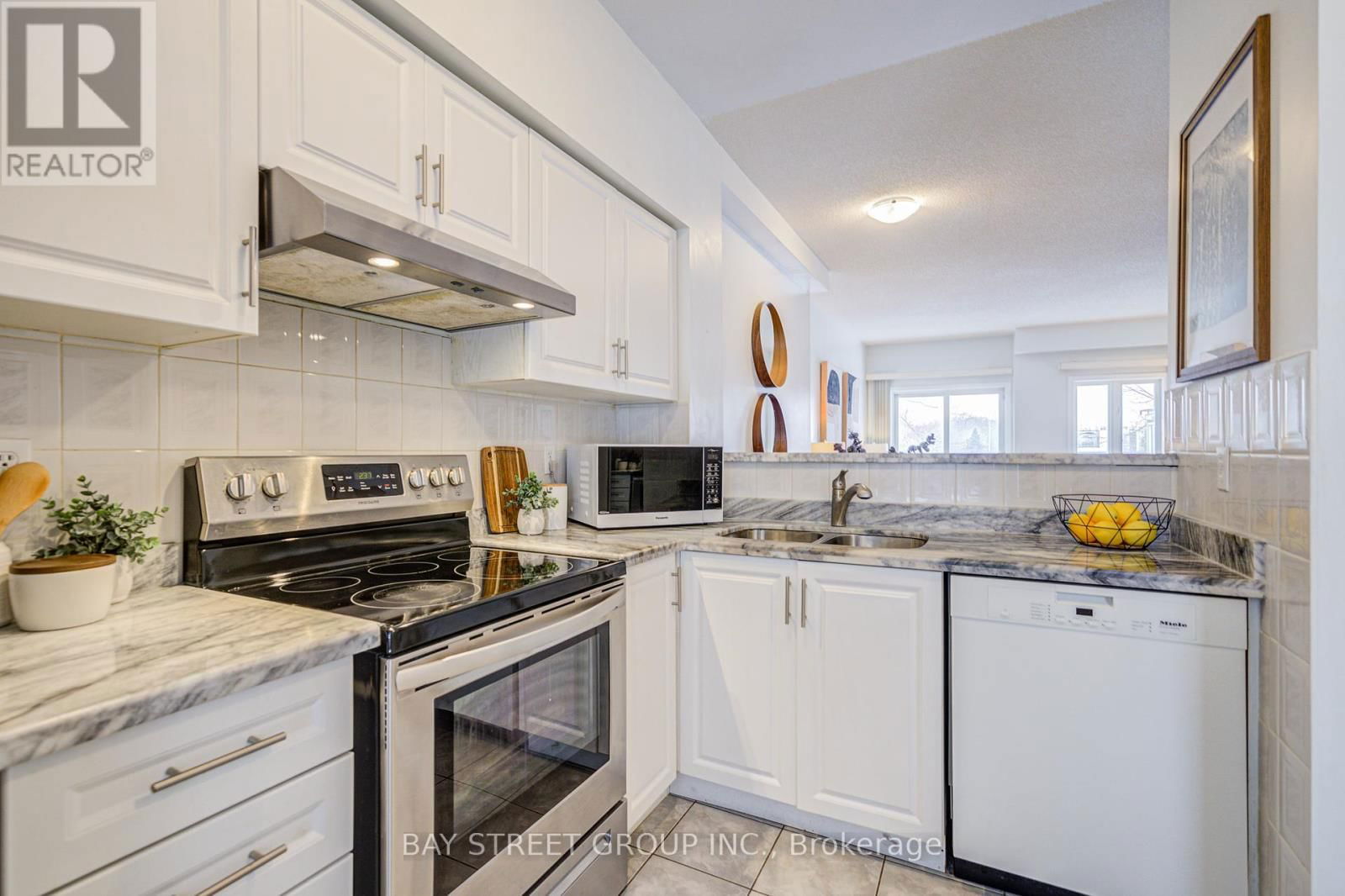 6 - 10 ST MORITZ WAY Image 6