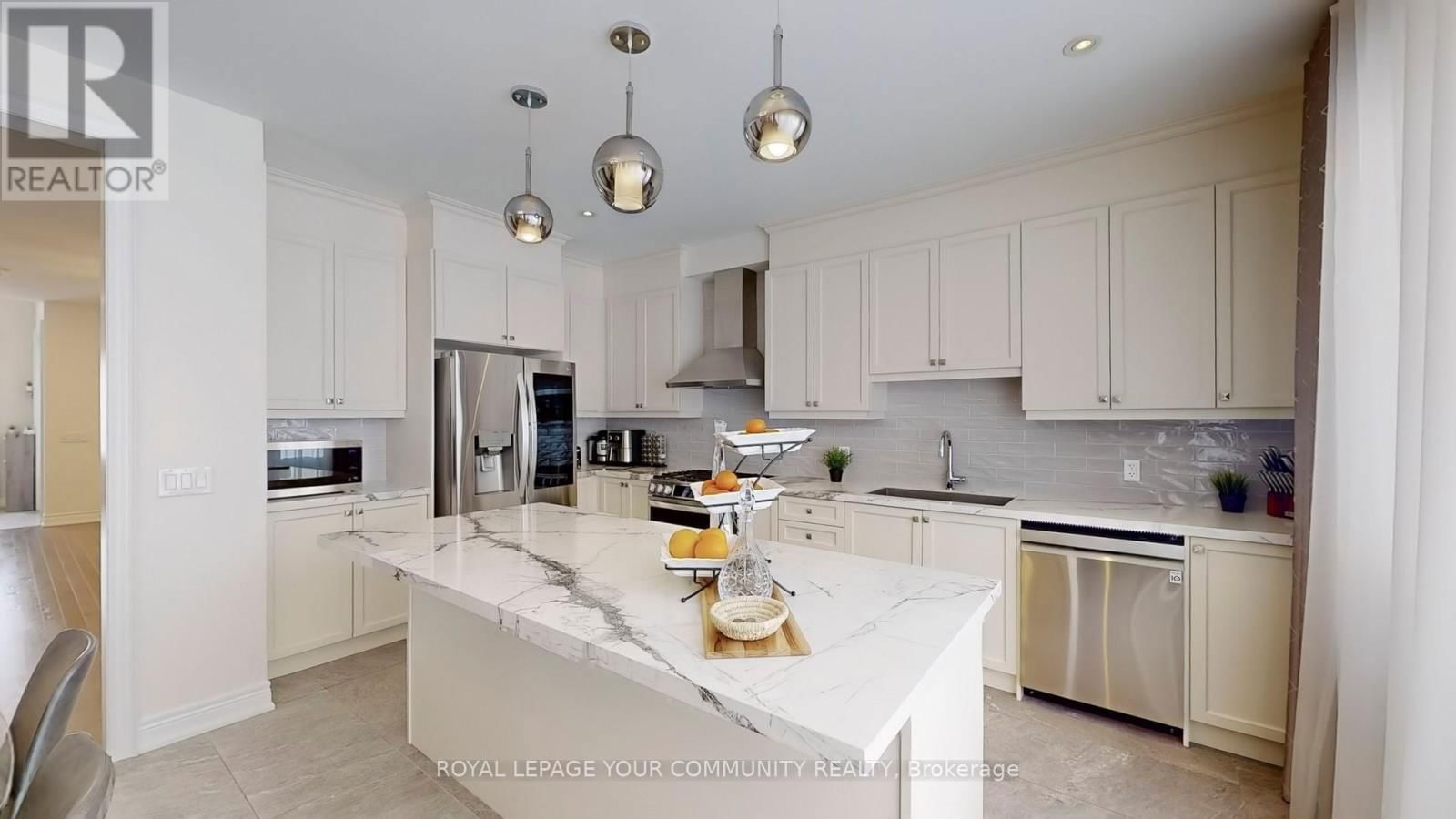 128 BEN SINCLAIR AVENUE Image 16