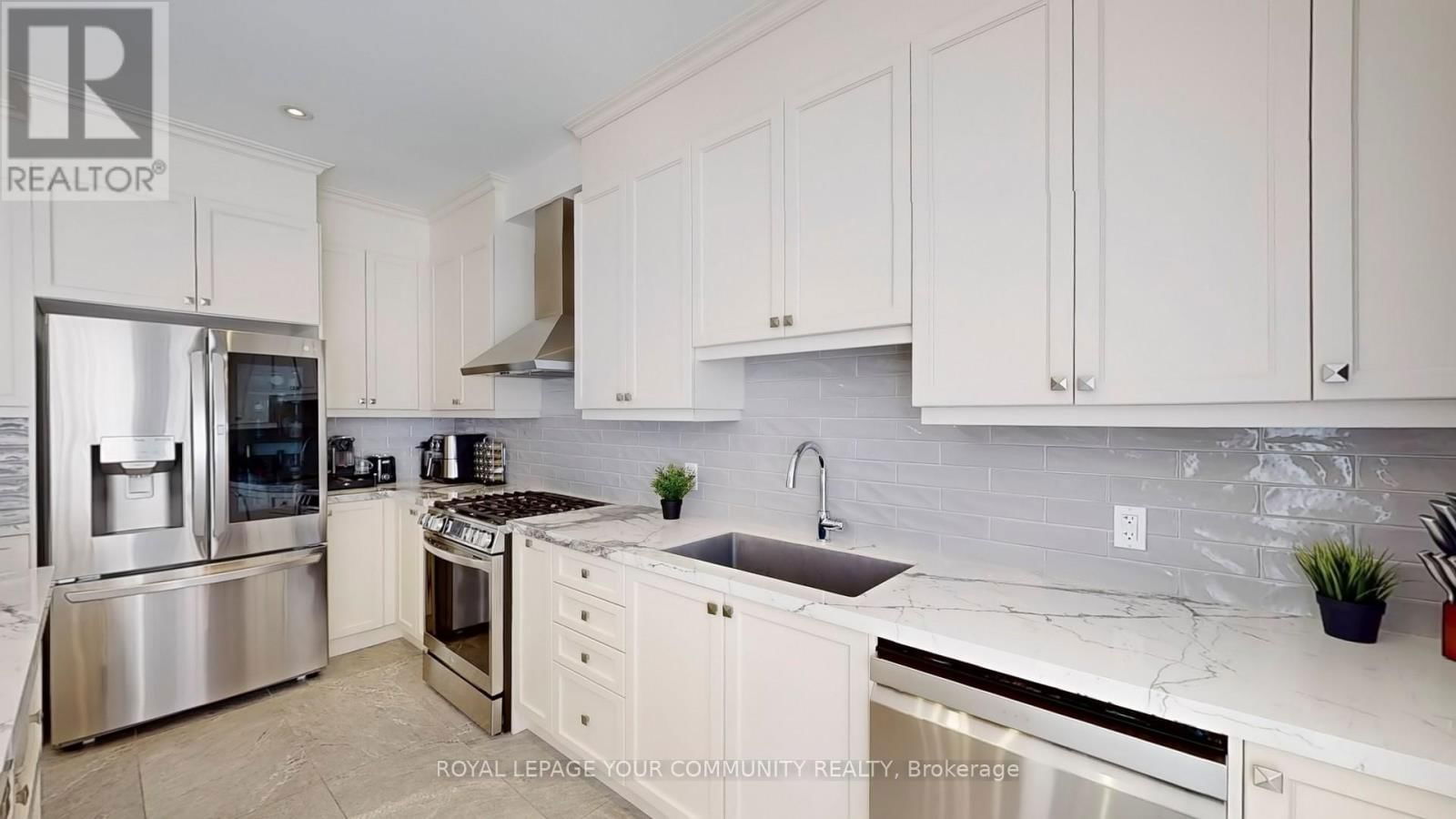 128 BEN SINCLAIR AVENUE Image 17